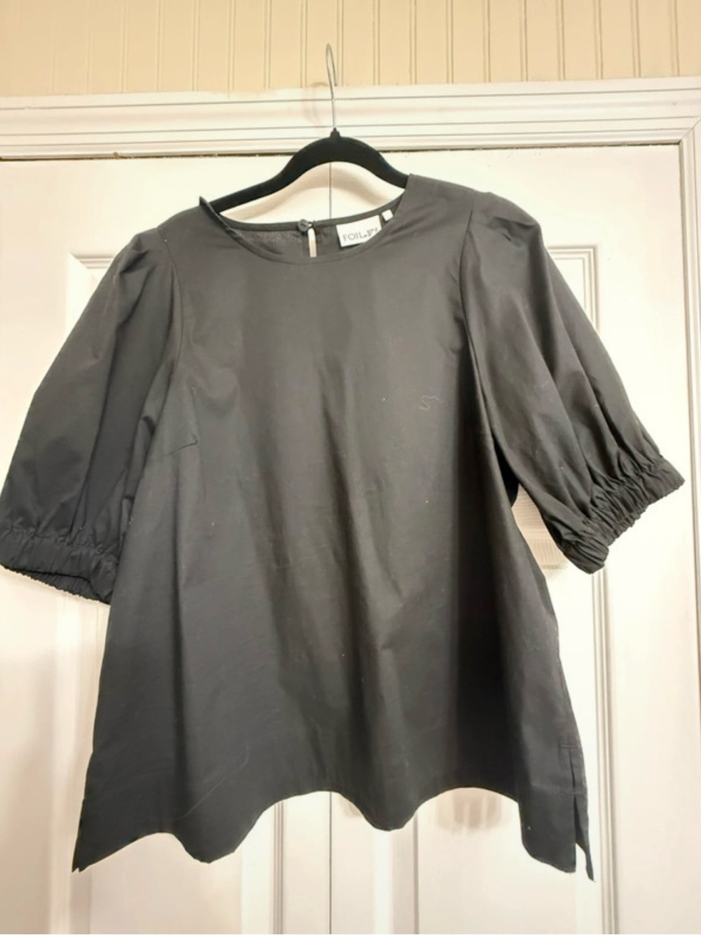 Foil Black Puff-Sleeve Tunic Top